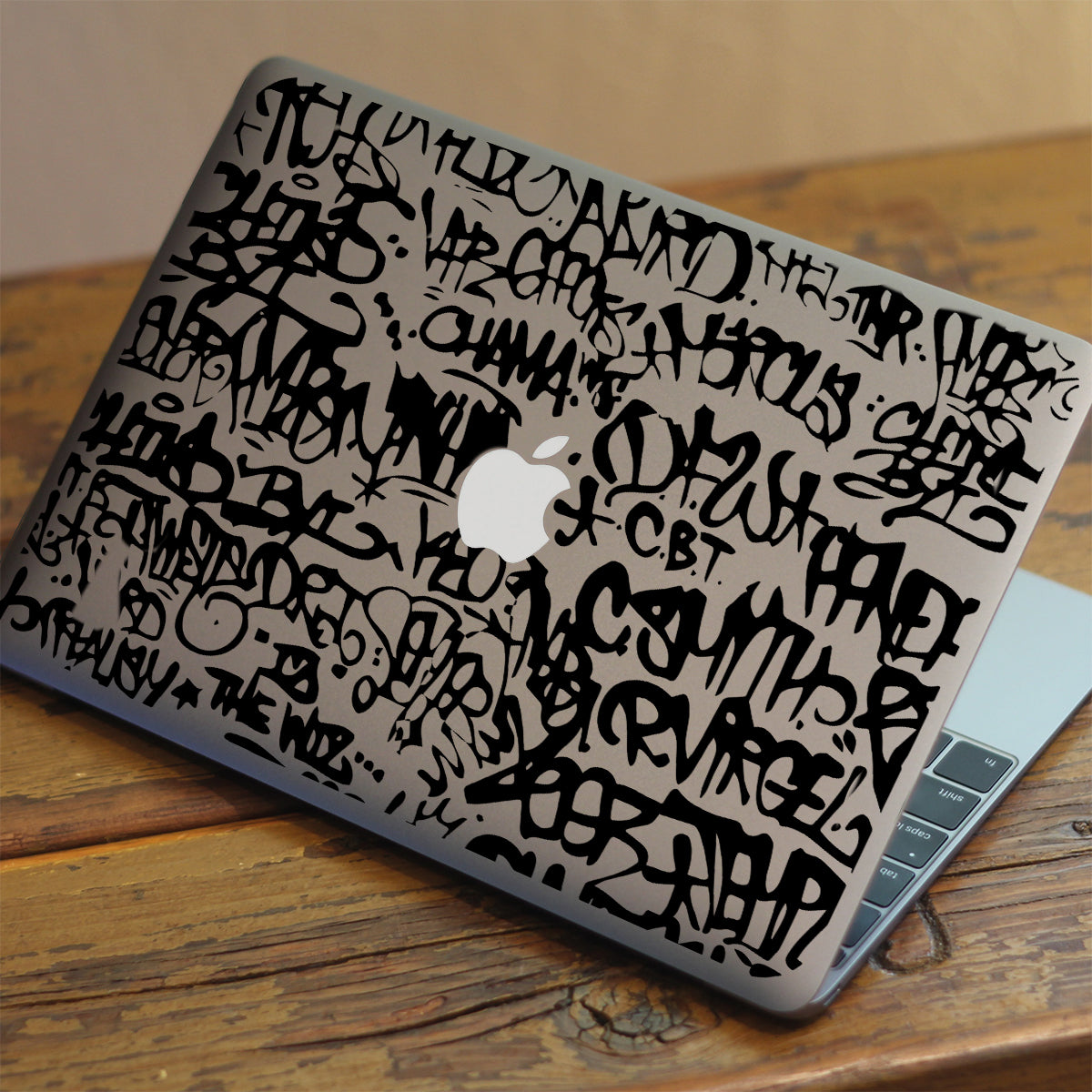 Graffiti macbook pro case top